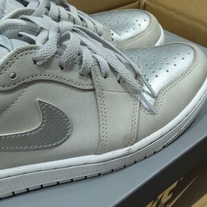Nike Air Jordan 1 Low Retro Silver Medal Ceremony Size 9.5 From Stock x